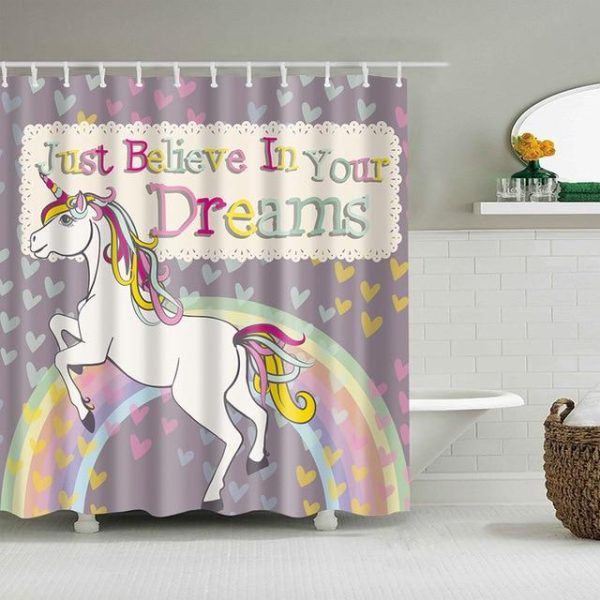 décor enchanteur du rideau de douche licorne